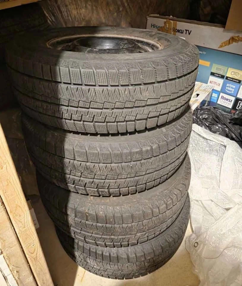 Winter Tires 235/70R16 on Black Steel Rims - photo 2