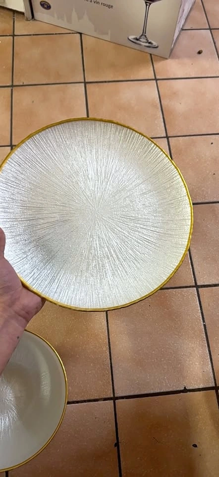 Glass plates and bowl set