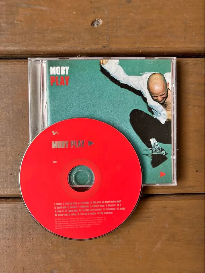 Moby - Play CD With 12 Page Booklet - Excellent Condition thumbnail