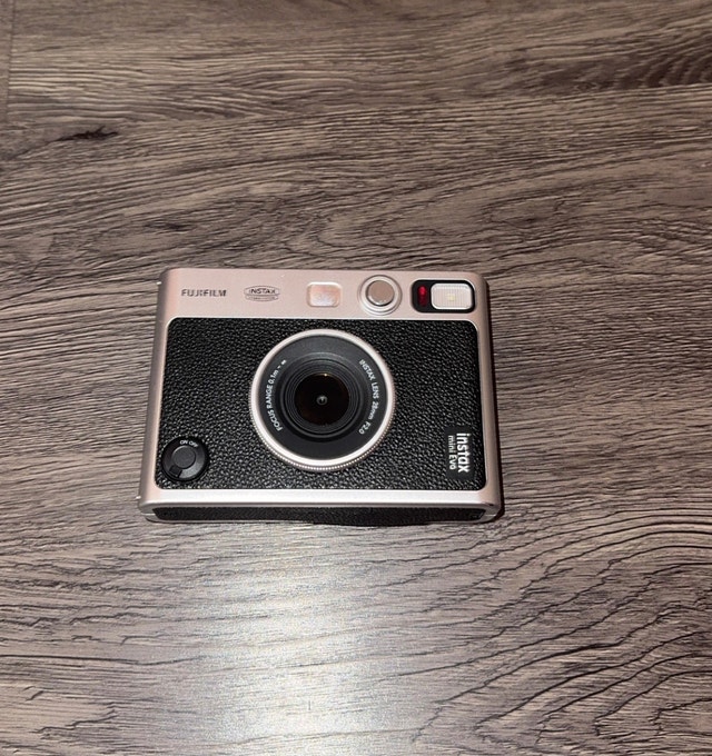 Fujifilm INSTAX Mini Evo Hybrid Instant Camera - Black - photo 2