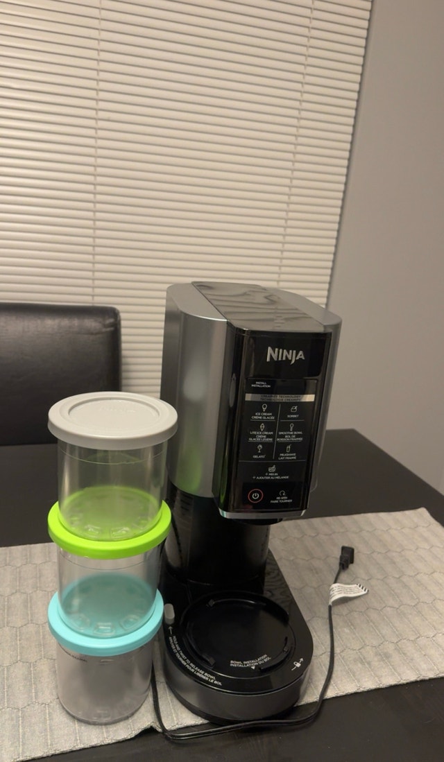 Ninja CREAMi 7-in-1 + 3 Pints – used. Like New - photo 2