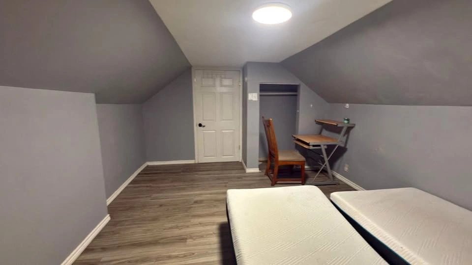 4 beds 1 bath House