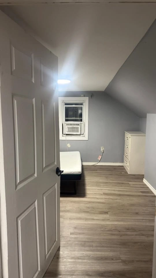 4 beds 1 bath House - photo 4