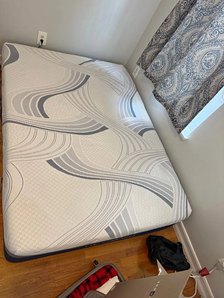 Novaform full size mattress and bedding