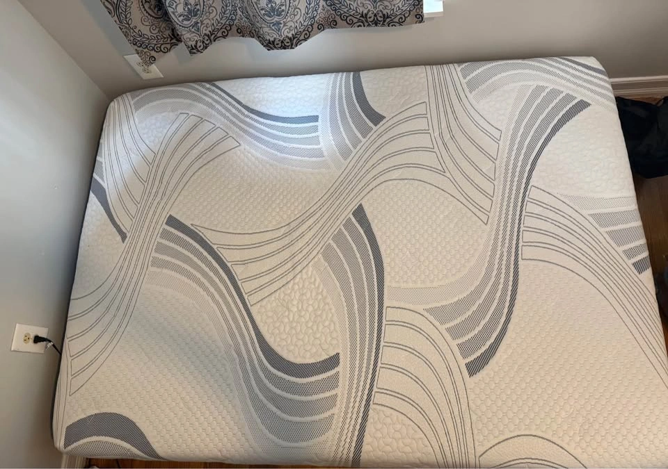 Novaform full size mattress and bedding - photo 2