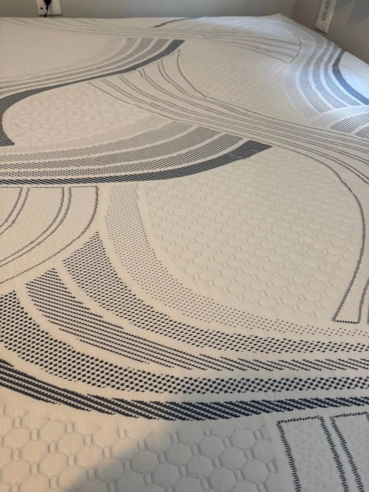 Novaform full size mattress and bedding - photo 3