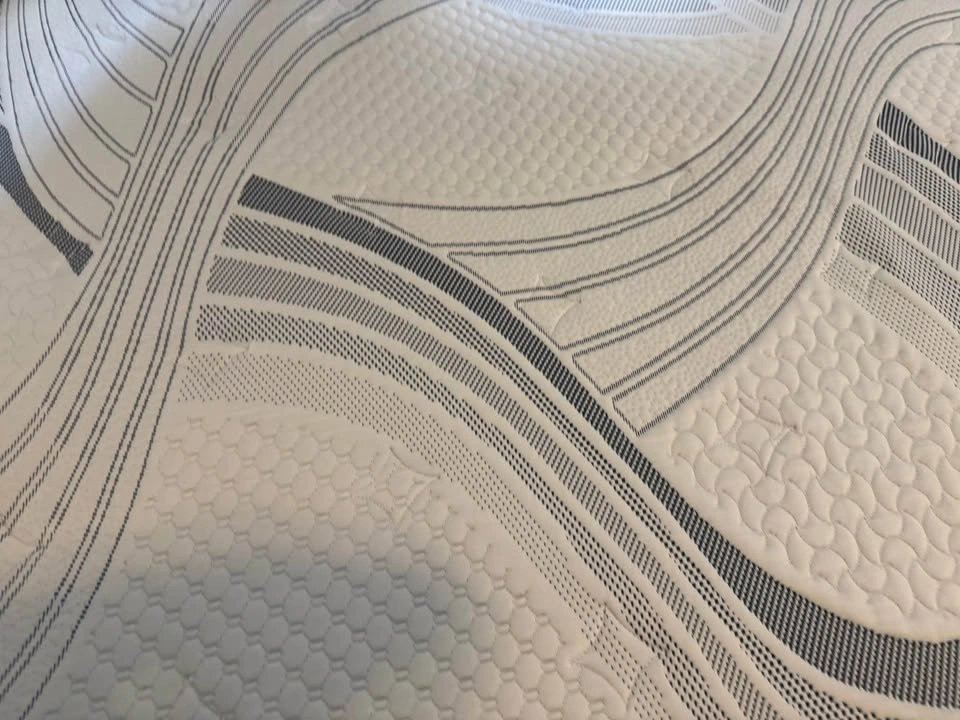 Novaform full size mattress and bedding - photo 4