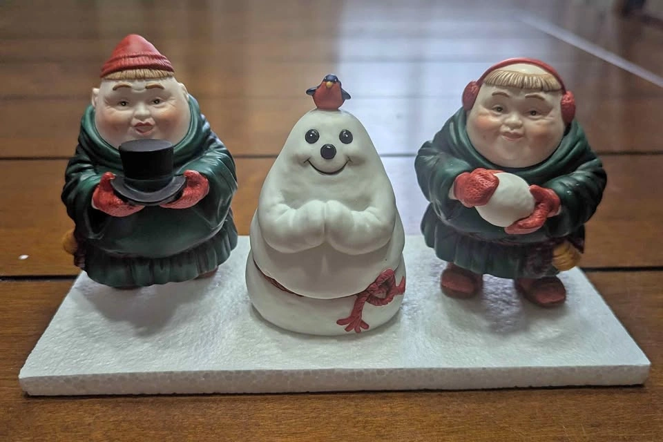 Department 56 - Merry Makers - Seymore, Seigfried And The Snowma