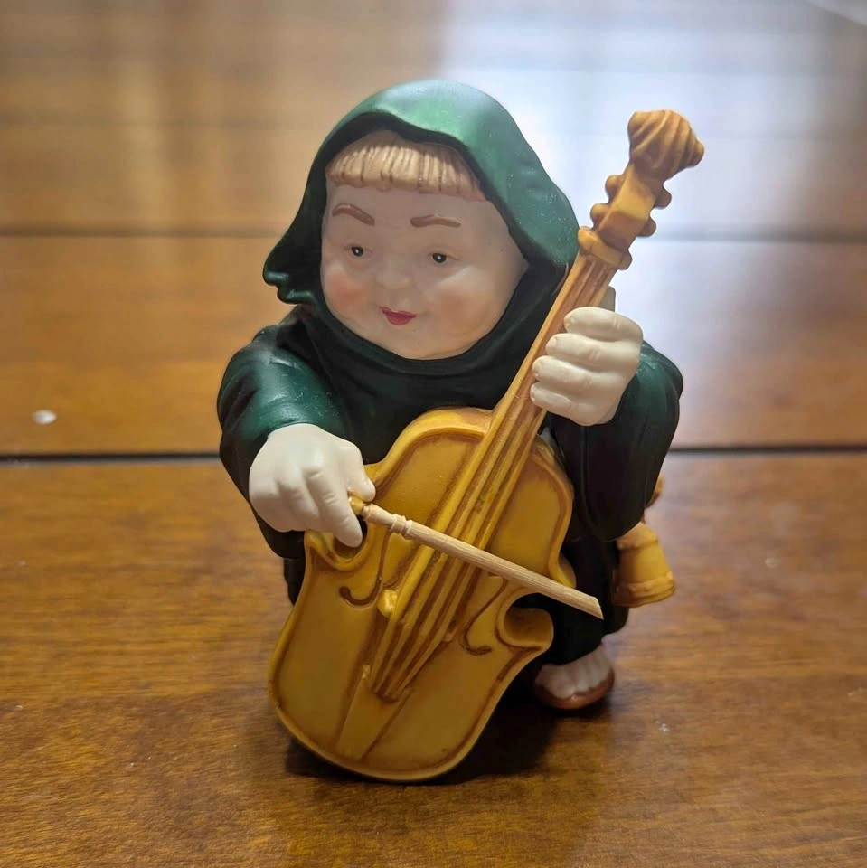 Department 56 - Merry Makers - Charles The Cellist