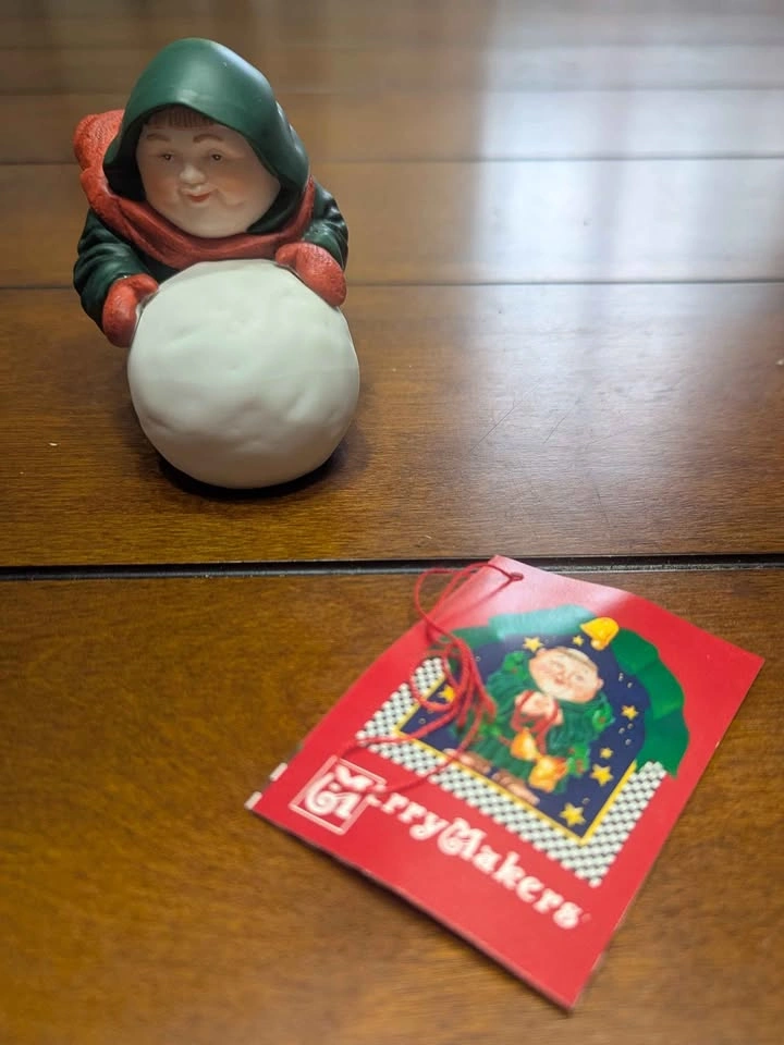 Department 56 - Merry Makers - Sebastian The Snowball Maker - photo 2