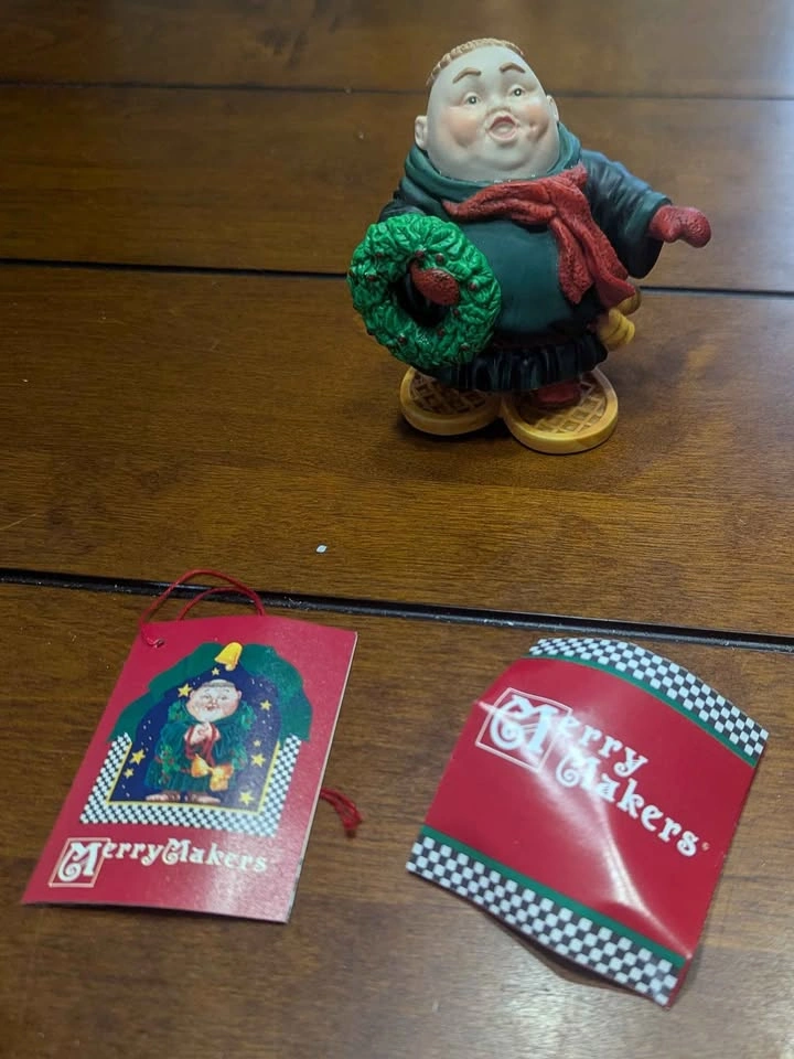 Department 56 - Merry Makers - Sigmund The Snowshoer - photo 2
