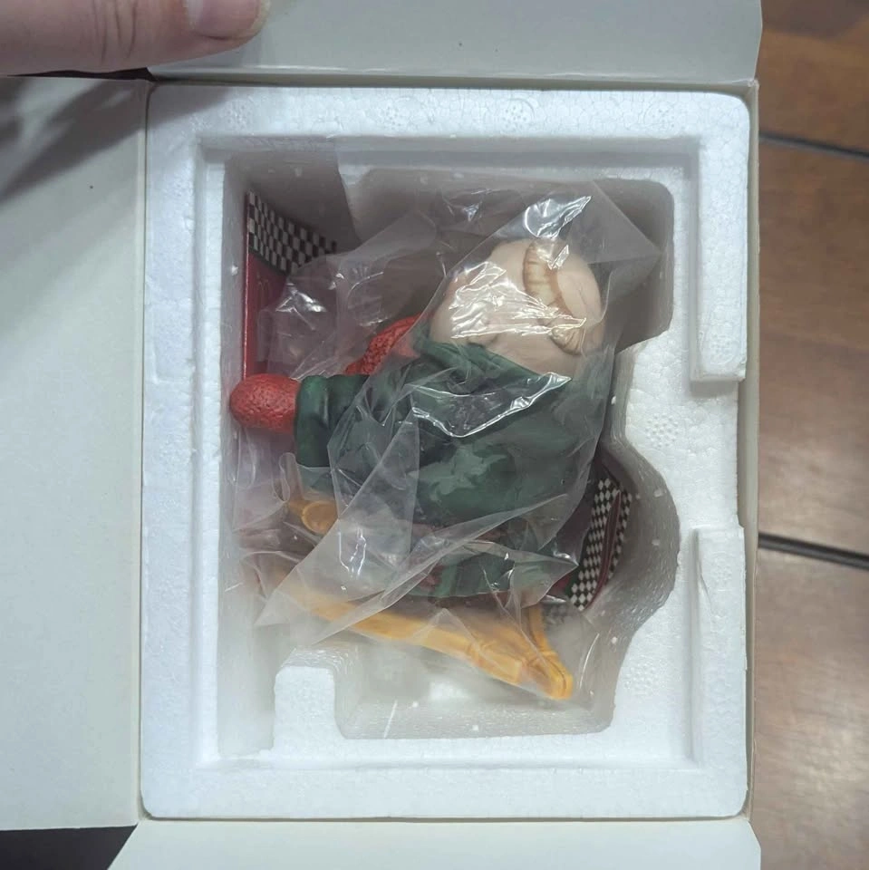 Department 56 - Merry Makers - Sigmund The Snowshoer - photo 3