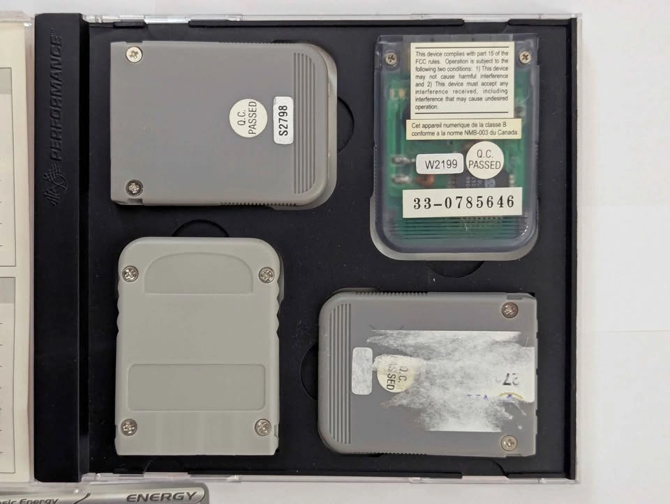PlayStation 1 Memory Card Lot with Case - photo 3