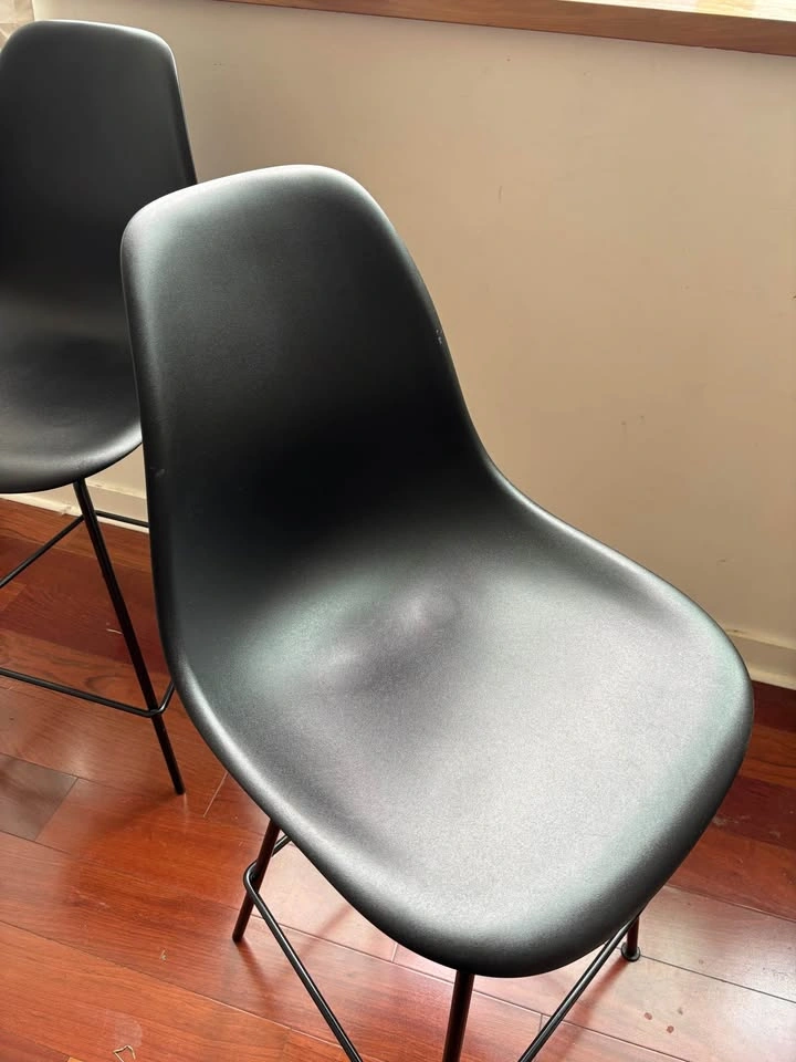 Molded Plastic Counter stool - photo 2