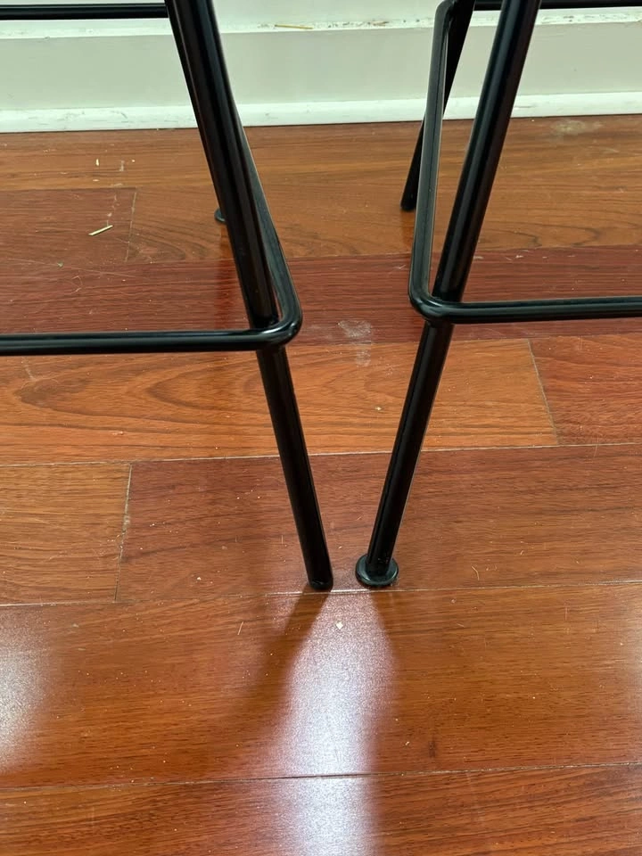 Molded Plastic Counter stool - photo 4