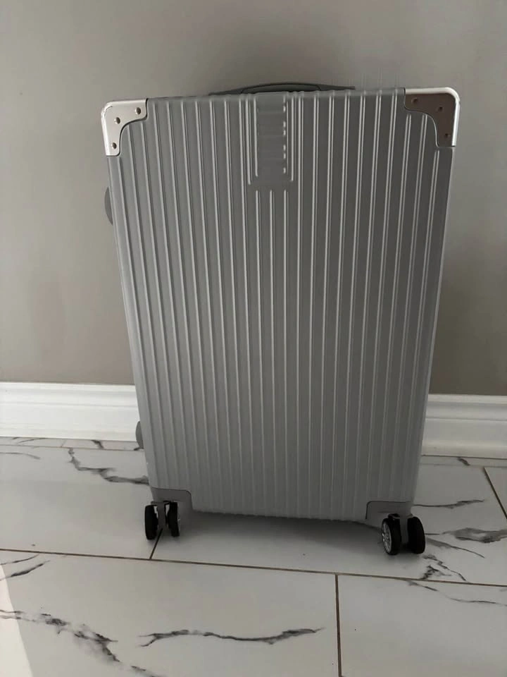 26” Silver Hardshell Luggage / Suitcase - photo 2