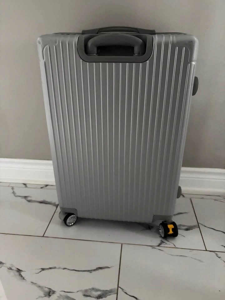 26” Silver Hardshell Luggage / Suitcase - photo 3
