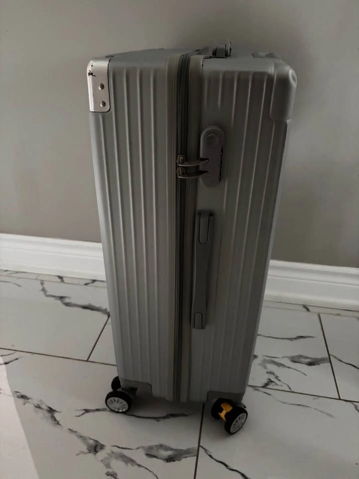 26” Silver Hardshell Luggage / Suitcase - photo 4