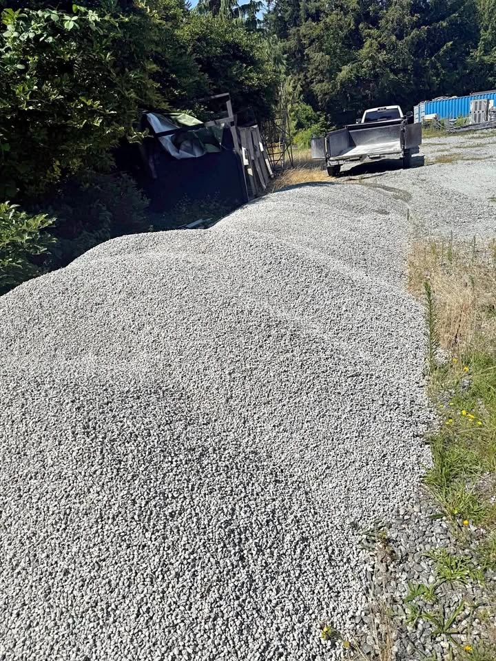 FREE 1/2” CLEAR CRUSH GRAVEL