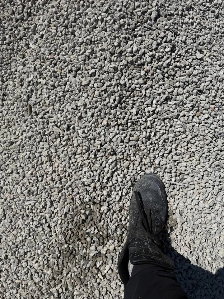 FREE 1/2” CLEAR CRUSH GRAVEL - photo 2