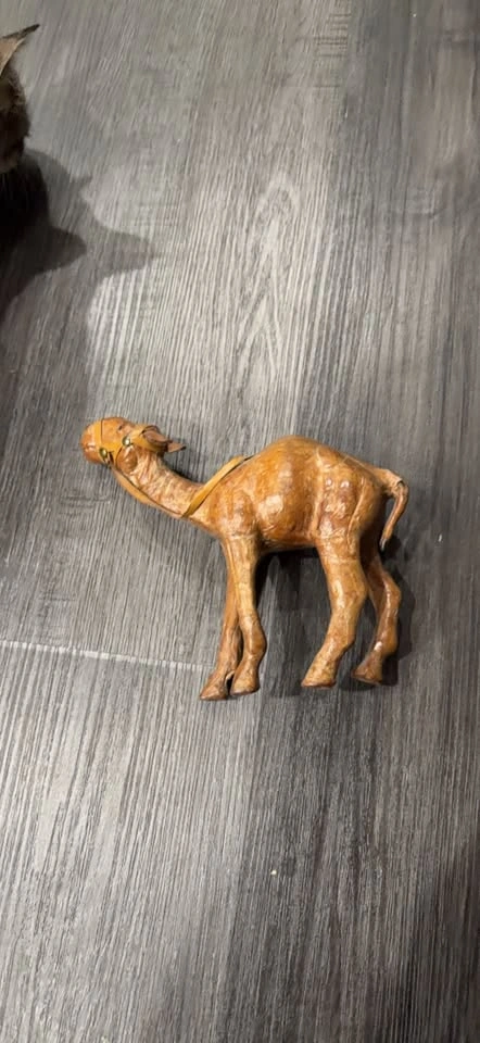 Leather Camel Figurine - photo 2