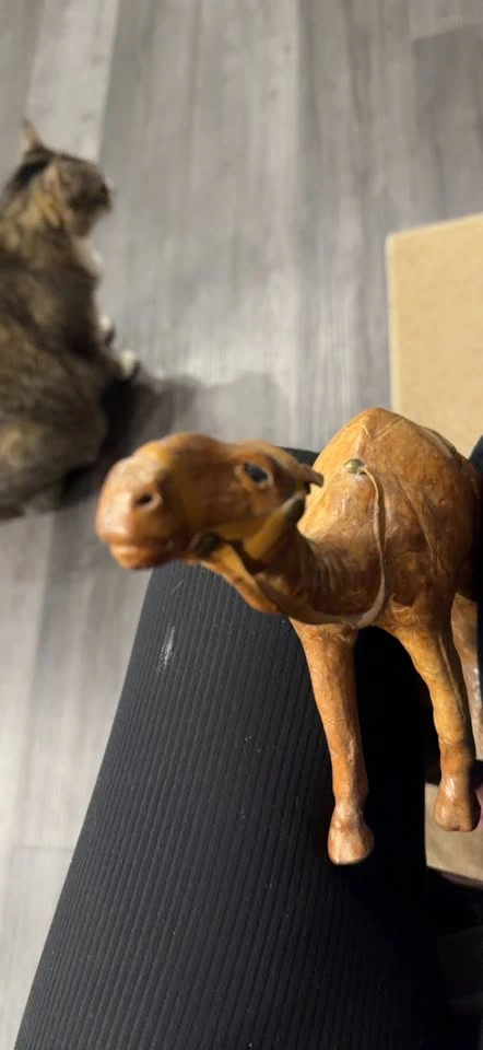 Leather Camel Figurine - photo 3