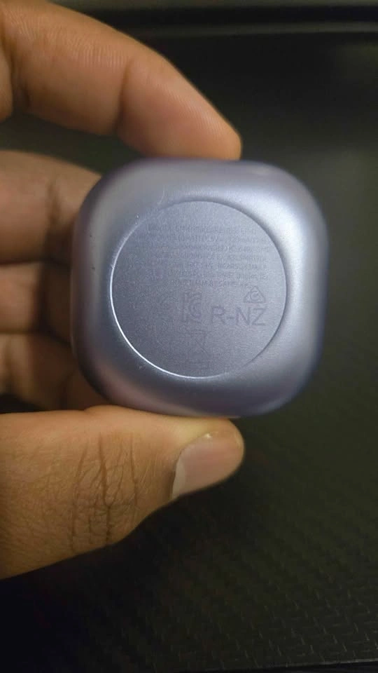 Samsung Galaxy Buds Pro Charging Case - photo 4
