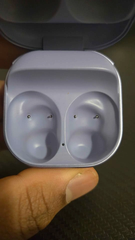 Samsung Galaxy Buds Pro Charging Case - photo 5