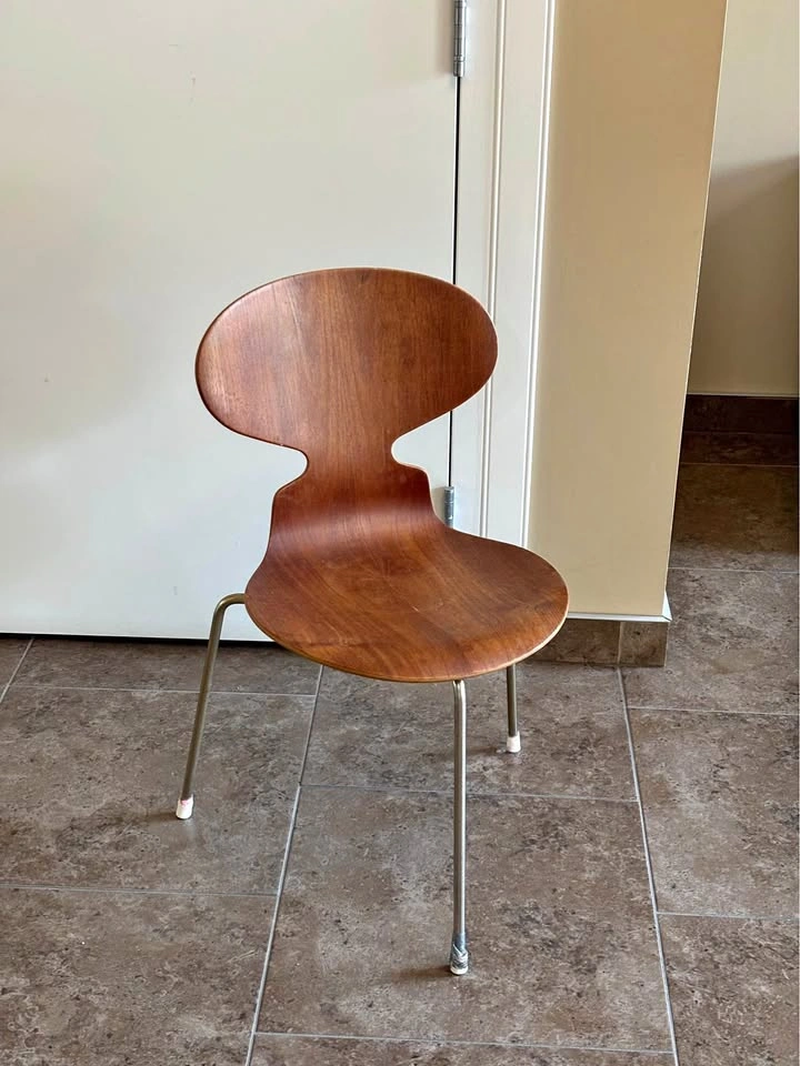 1950s Arne Jacobsen 3-Legged Teak Ant Chair (Model 3100)