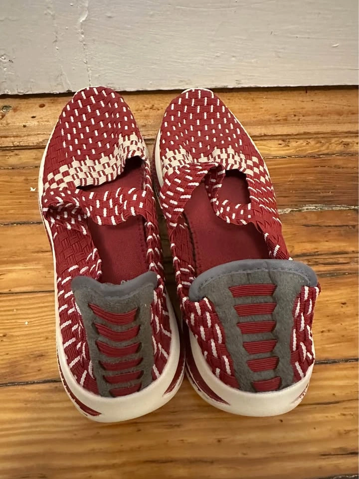 Women’s Woven Elastic Slip-On Comfort Sneakers - Size 9 - photo 2