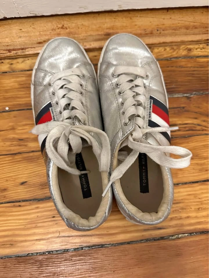 Tommy Hilfiger Silver Sneakers. Women’s Size 7.5