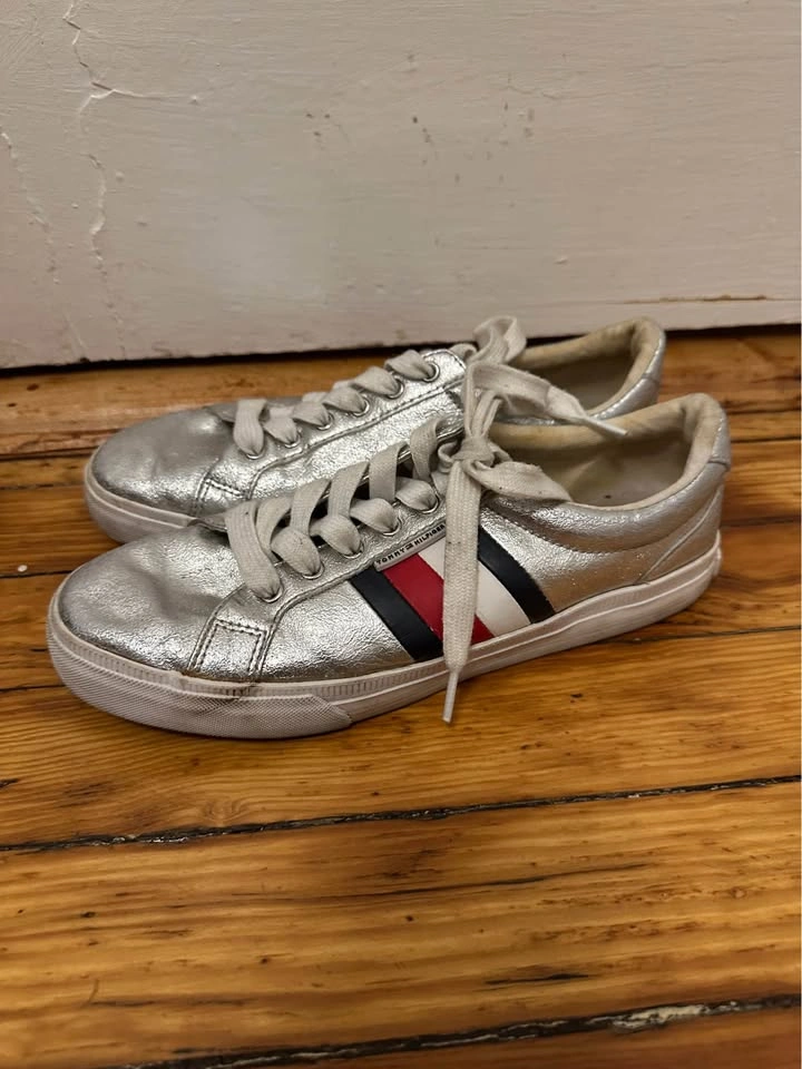 Tommy Hilfiger Silver Sneakers. Women’s Size 7.5 - photo 5