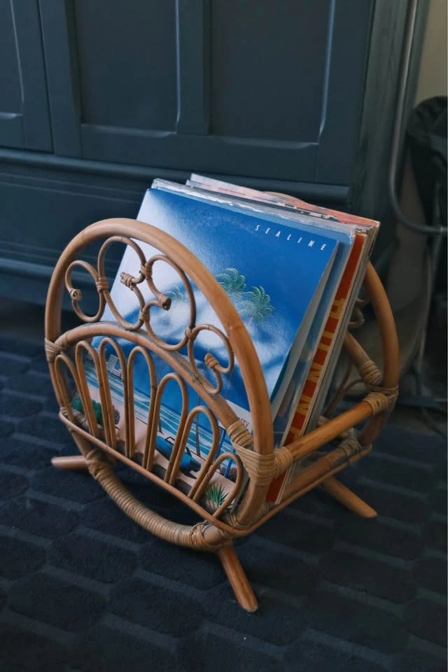 Vintage Rattan Magazine Rack / Vinyl Record Holder - photo 2