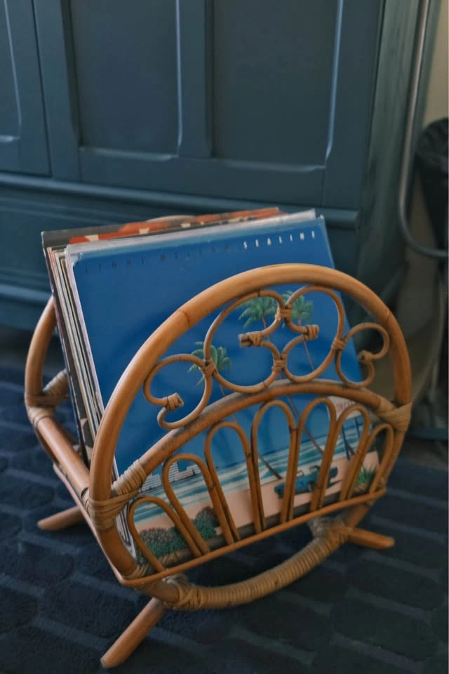 Vintage Rattan Magazine Rack / Vinyl Record Holder - photo 4
