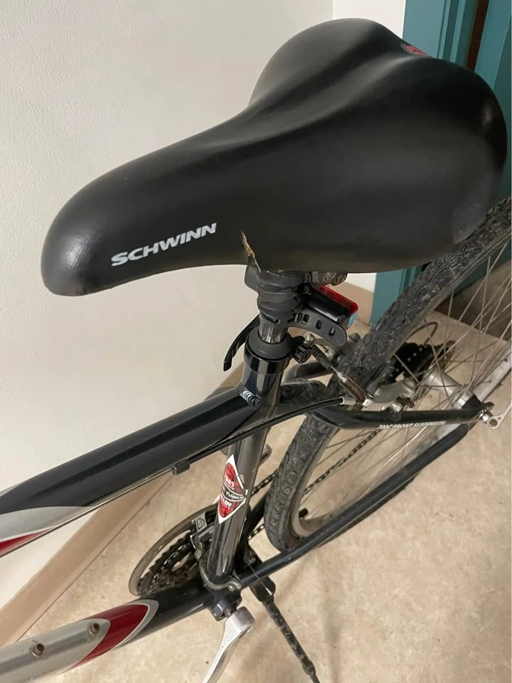 Schwinn Merano 18-Speed Bike – Medium - photo 4