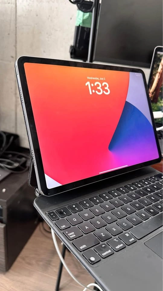 Apple iPad Pro 11" 3rd Generation with Magic Keyboard - photo 3