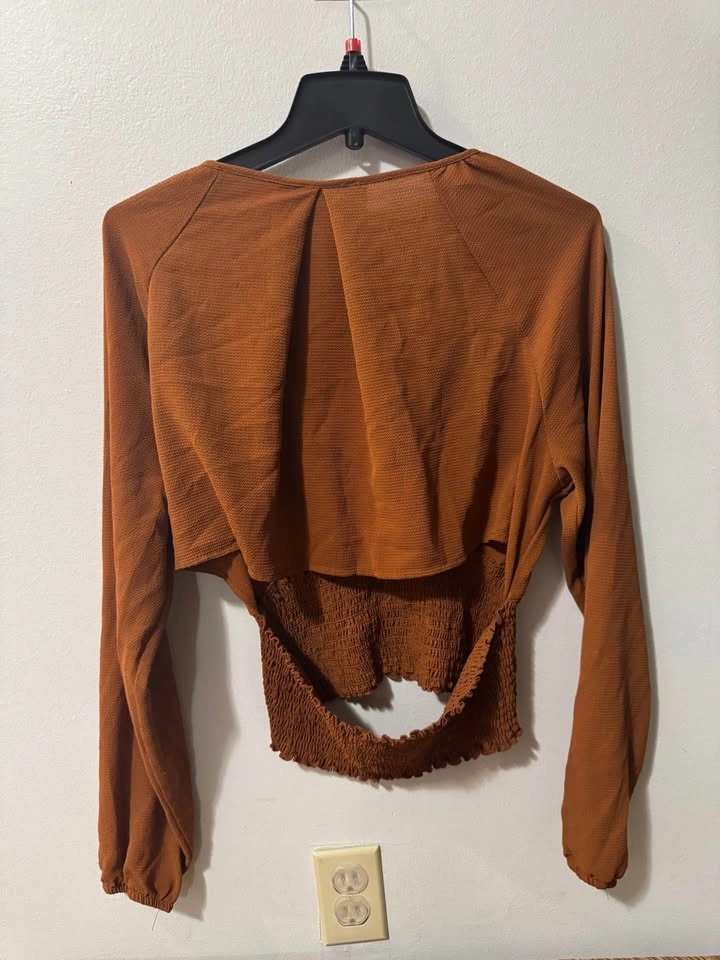 CLOSET CLEANOUT - woman's clothes - photo 2