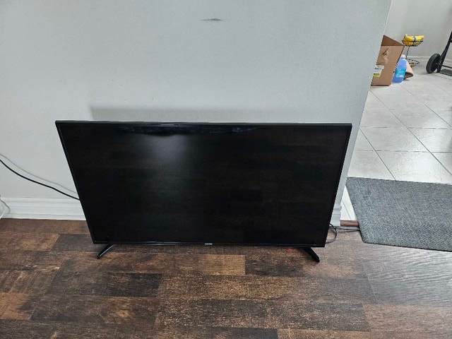 Samsung TV - 43" (Good condition)