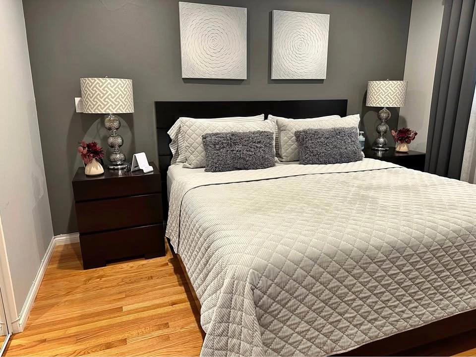Elegant King Bedroom Set – Bed, 2 Nightstands, Dresser & Mirror