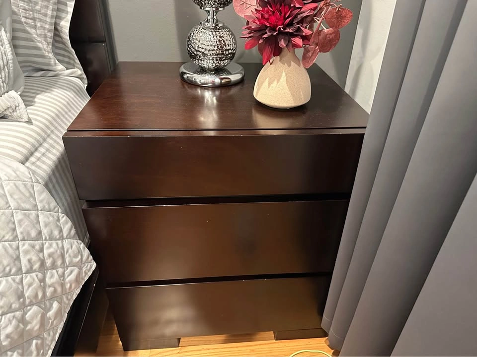 Elegant King Bedroom Set – Bed, 2 Nightstands, Dresser & Mirror - photo 3