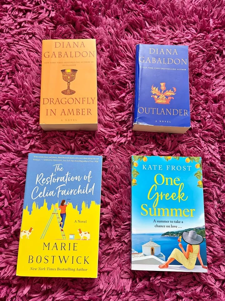 Outlander, Dragonfly in Amber, & Other Book Bundle