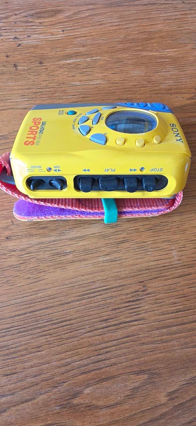 Sony Walkman Sports WM-FS493 AM/FM Cassette Player - photo 2
