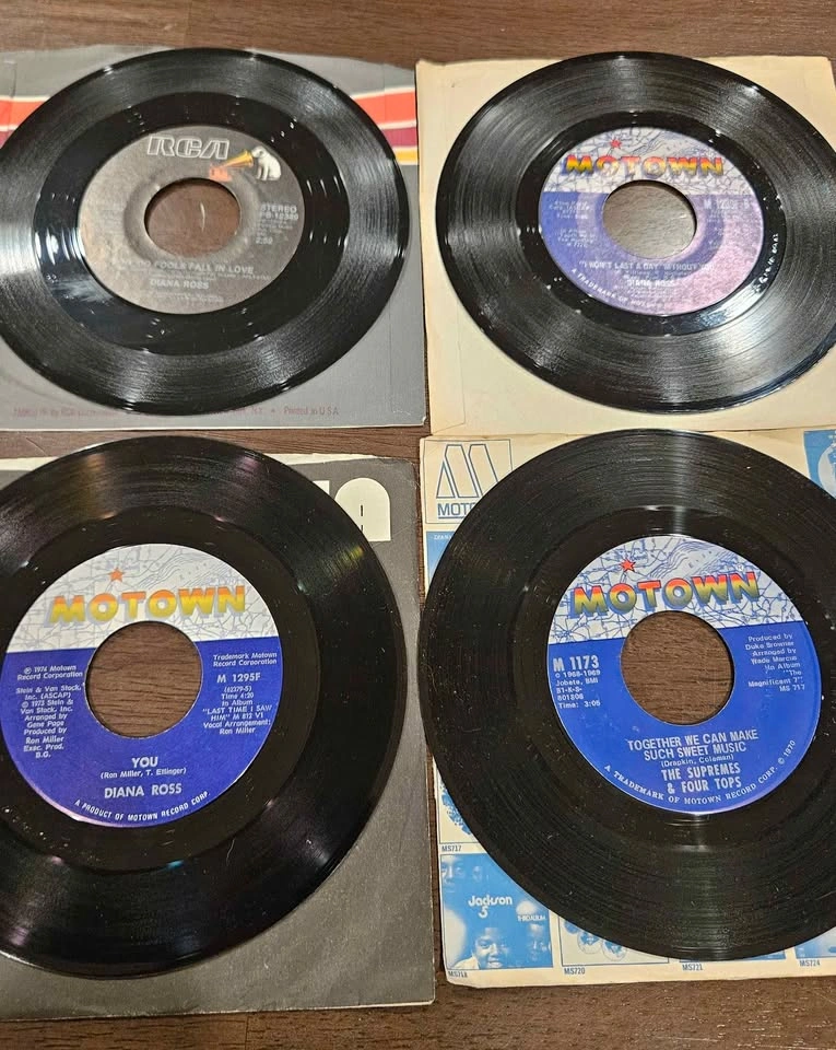 8 Diana Ross and The Supremes 7" 45 RPM Motown Vinyl Records - photo 4