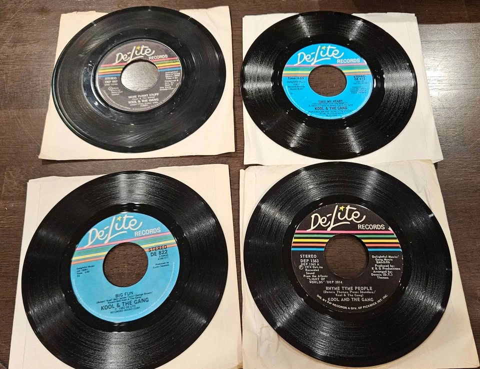4 Kool and The Gang 45 RPM 7 inch Vinyl De-Lite Records - photo 4