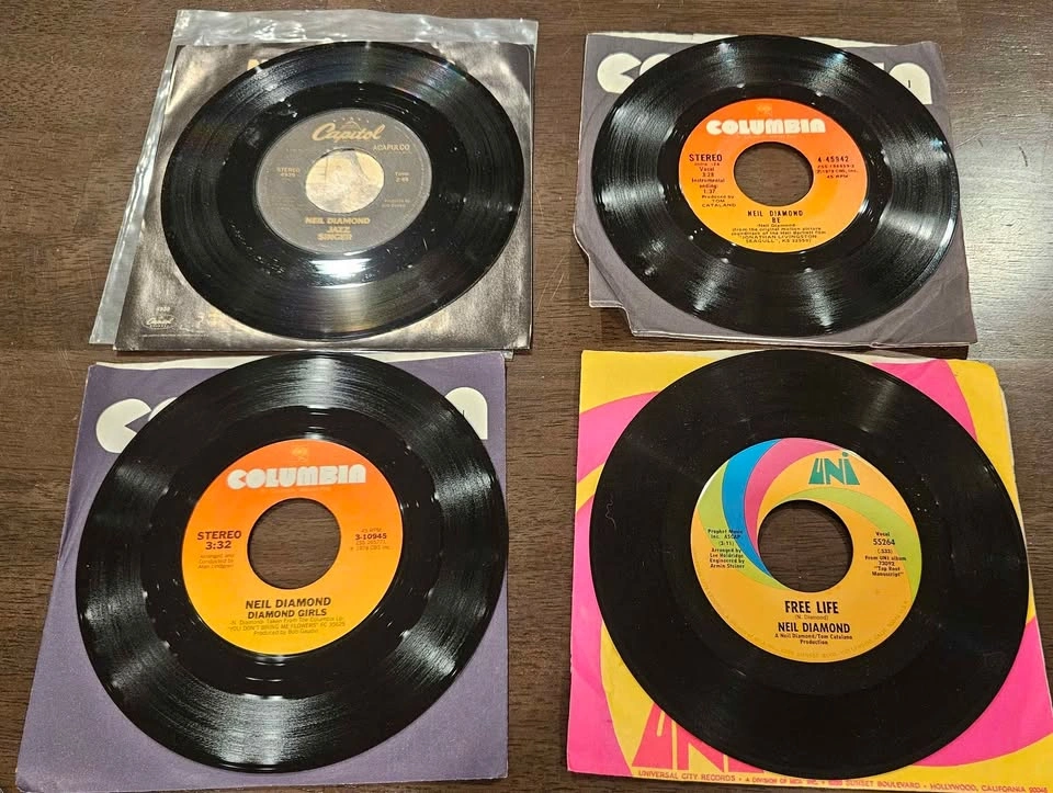 4 Neil Diamond 45 RPM UNI Records Capitol Columbia Singles - photo 3