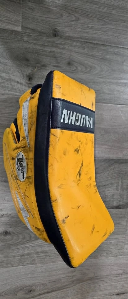 Vaughn Velocity 7000 Goalie Blocker – Yellow/Black