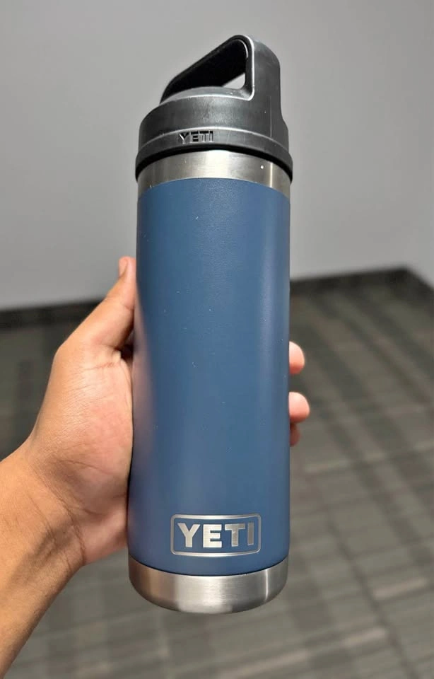 YETI Insulated Stainless Steel Water Bottle – Navy Blue