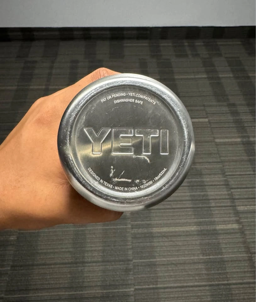 YETI Insulated Stainless Steel Water Bottle – Navy Blue - photo 2