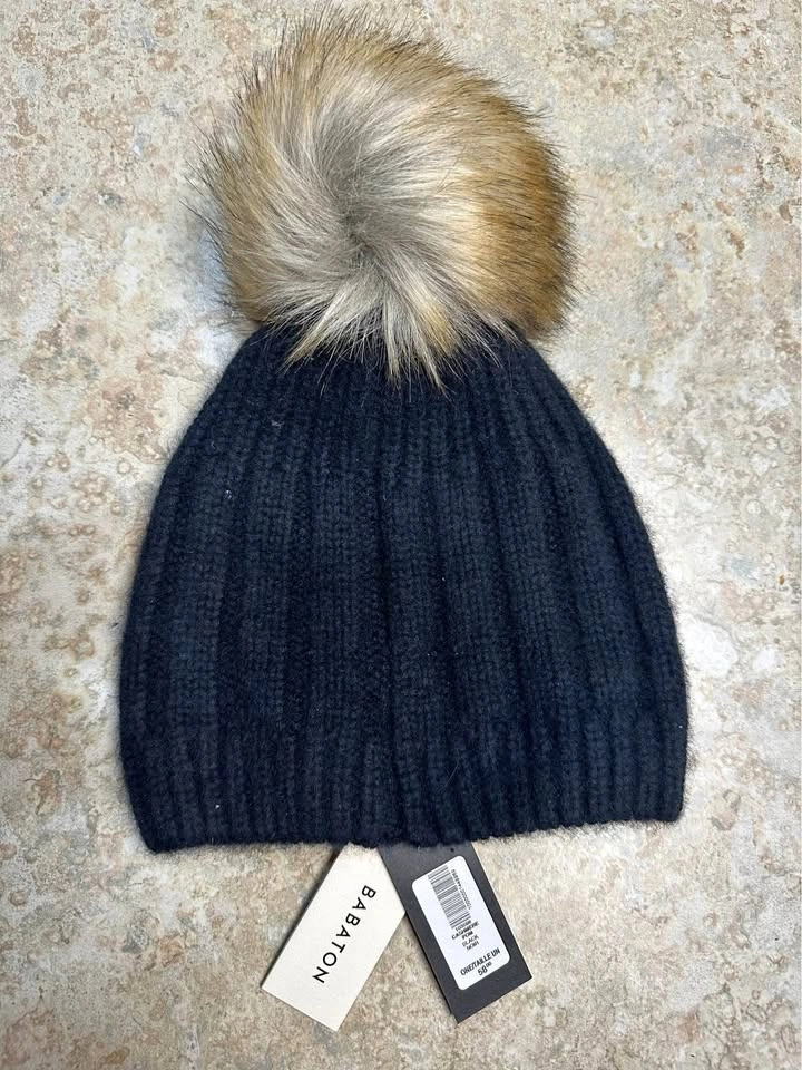 Brand new cashmere Babaton touque