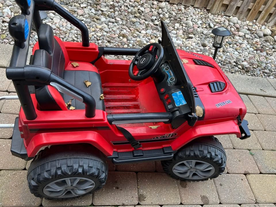 Kids ride on two seat electric jeep - not working - photo 4